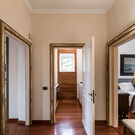 The Rent - One-bedroom In A Quiet, Classically Styled Corner Near The Quirinale Rome