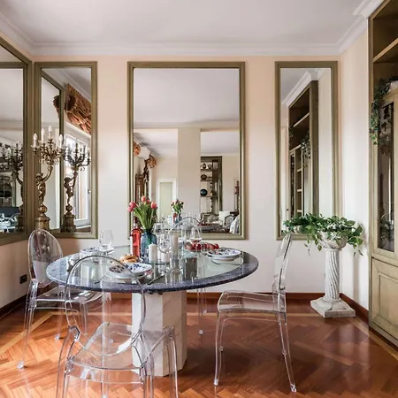 The Rent - One-bedroom In A Quiet, Classically Styled Corner Near The Quirinale Roma