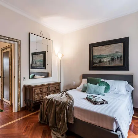 The Rent - One-bedroom In A Quiet, Classically Styled Corner Near The Quirinale Apartamento *