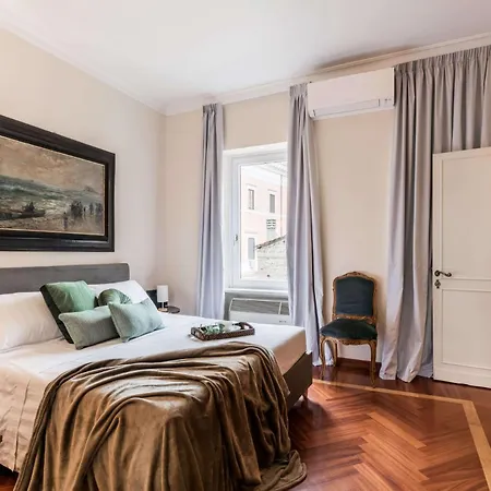 The Rent - One-bedroom In A Quiet, Classically Styled Corner Near The Quirinale