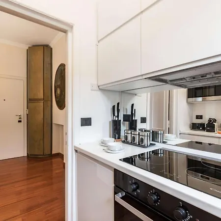 Apartment The Rent - One-bedroom In A Quiet, Classically Styled Corner Near The Quirinale *