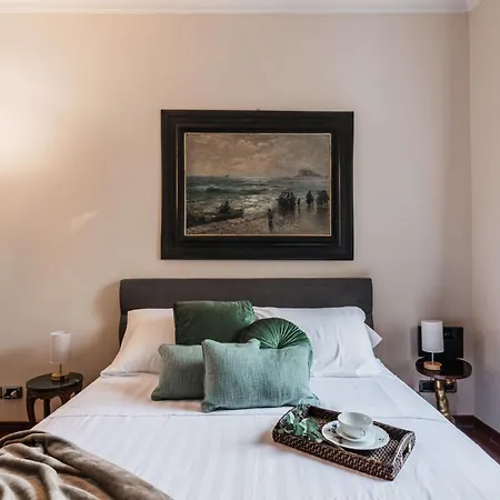 Apartment The Rent - One-bedroom In A Quiet, Classically Styled Corner Near The Quirinale *